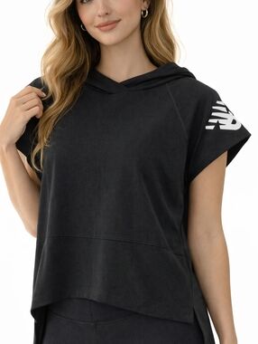 NEW BALANCE BLACK ATHLETIC HOODIE TOP SHORT SLEEVE ACTIVEWEAR SIZE MEDIUM